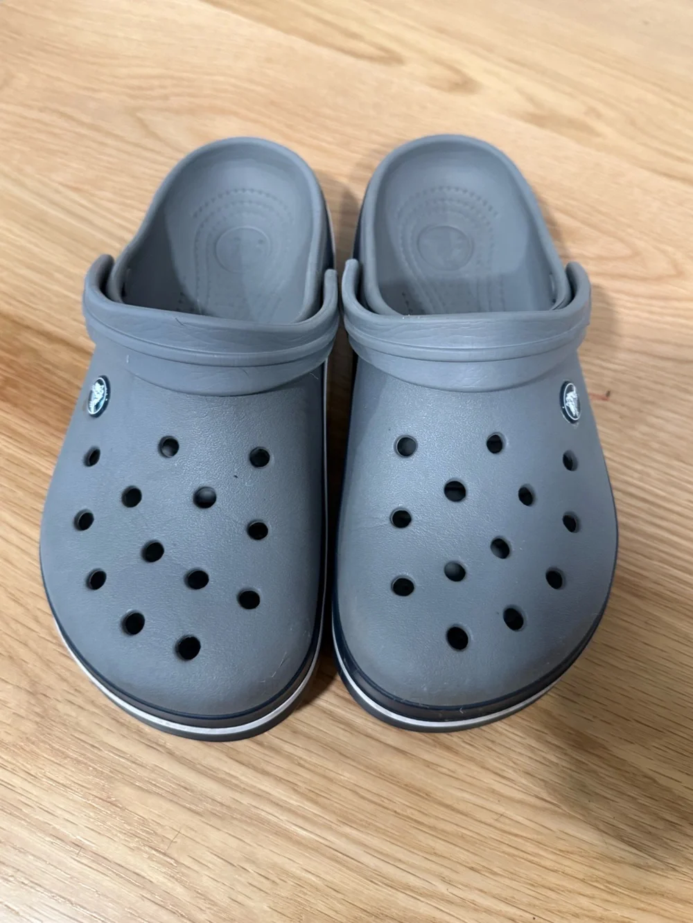 Big Boys Gray/Black Trim Slip-On Crocs-Size 6